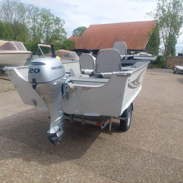Smokercraft 16ft