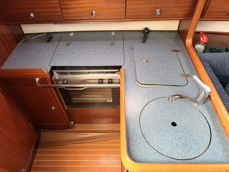 Bavaria 32