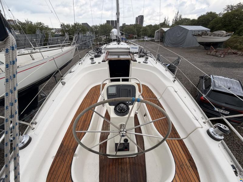 Bavaria 32