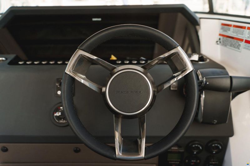 Axopar 37 XC Cross Cabin