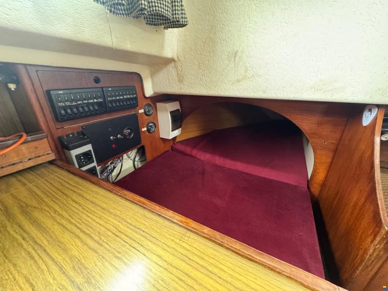 Contessa 32
