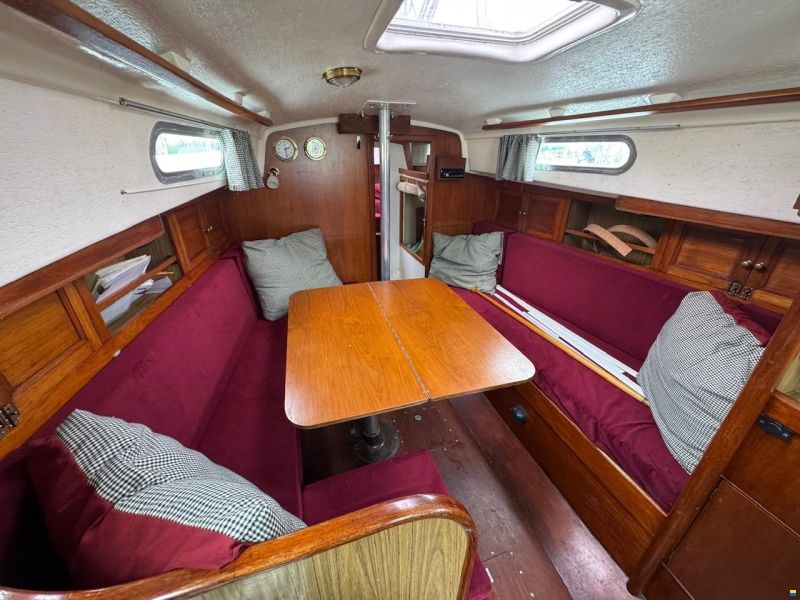 Contessa 32