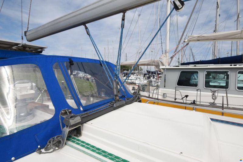 Bavaria 37