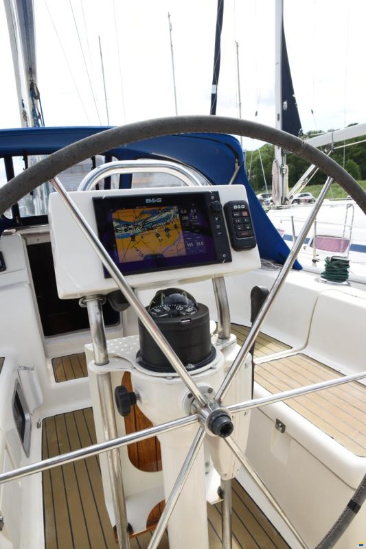 Bavaria 37
