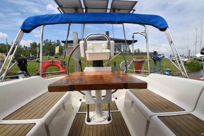 Bavaria 37