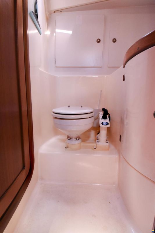 Bavaria 37