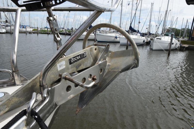 Bavaria 37