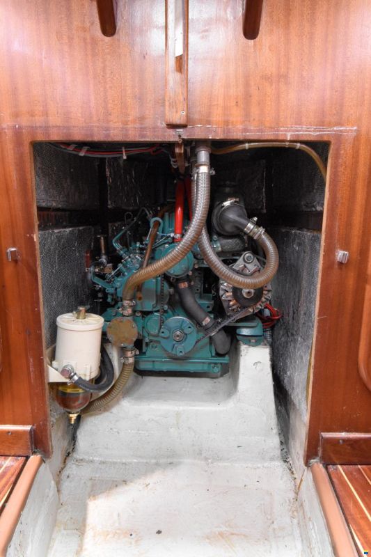 Bavaria 37