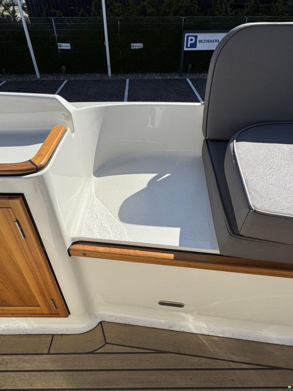 Intercruiser 27