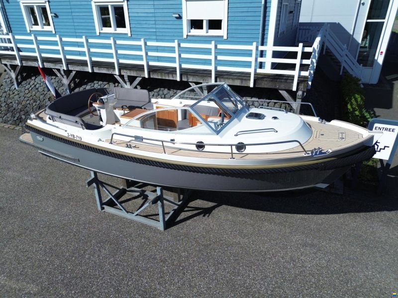 Intercruiser 27