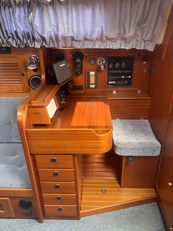 Hallberg-Rassy HR34