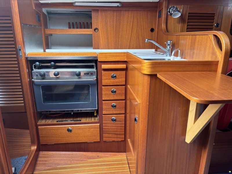 Hallberg-Rassy HR34
