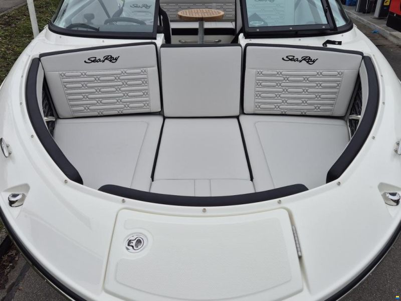 Sea Ray SPX 210 Europe