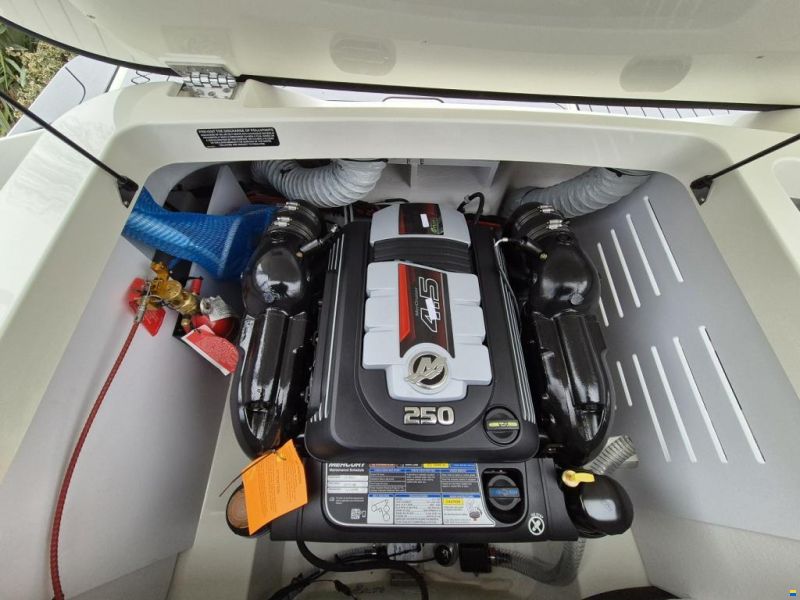 Sea Ray SPX 210 Europe