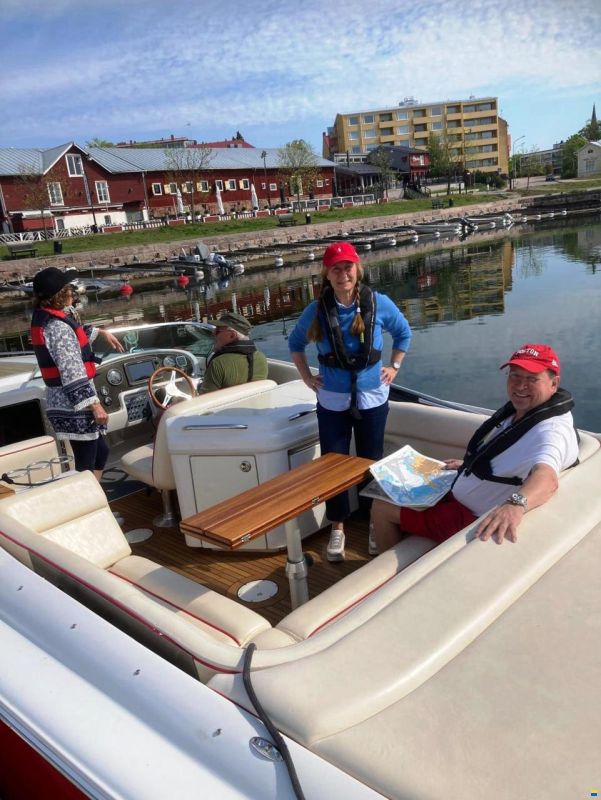 Chris Craft Corsair 28