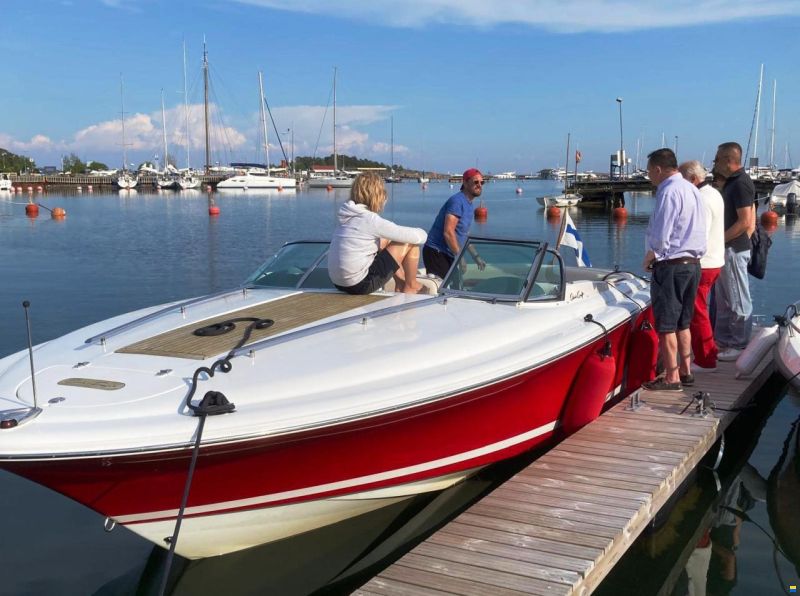 Chris Craft Corsair 28