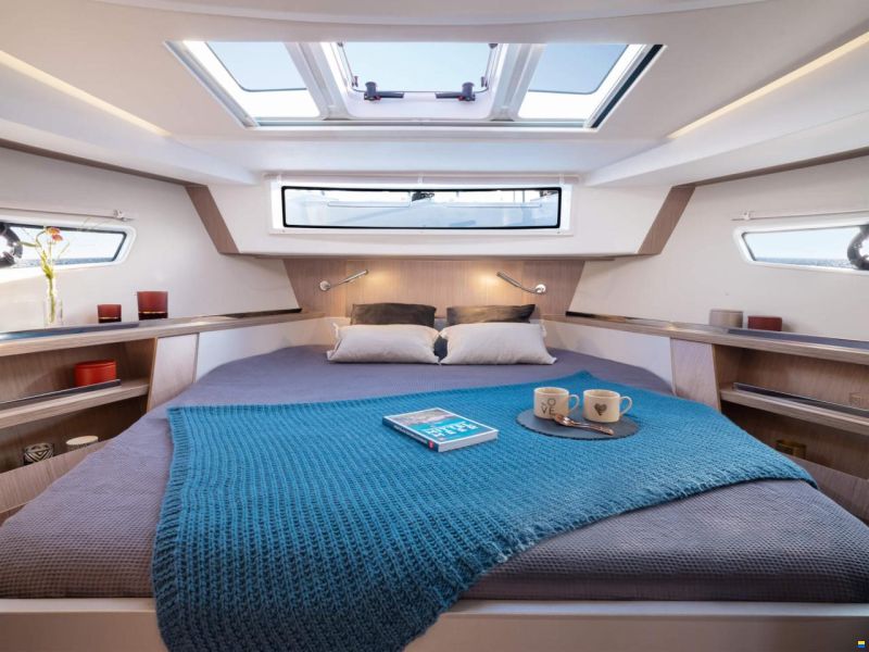 Sealine C335