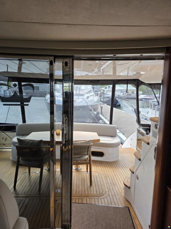 Princess 67