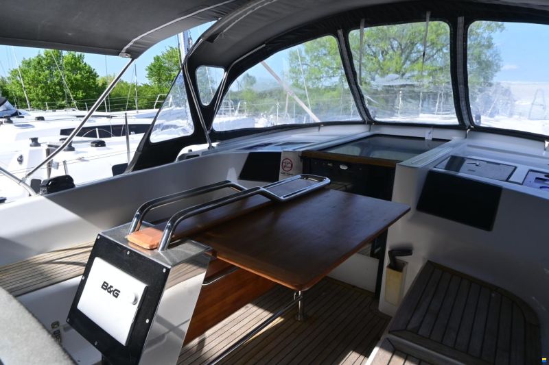 Hanse 385