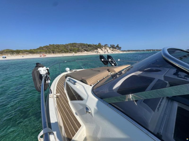 Cranchi Endurance 30