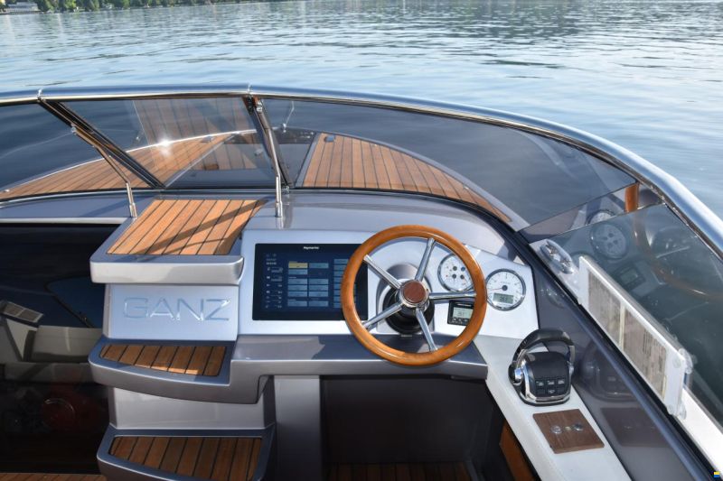 Ganz Boats Ovation 7.6 Cabin