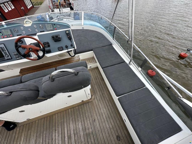 Fairline Squadron 58