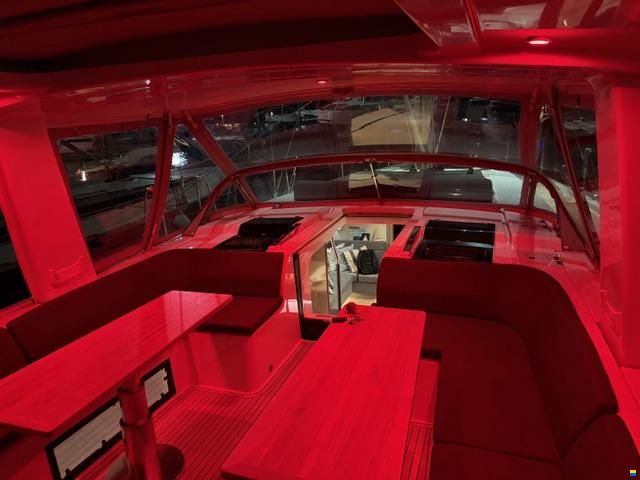 Hanse 548