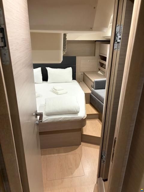 Hanse 548