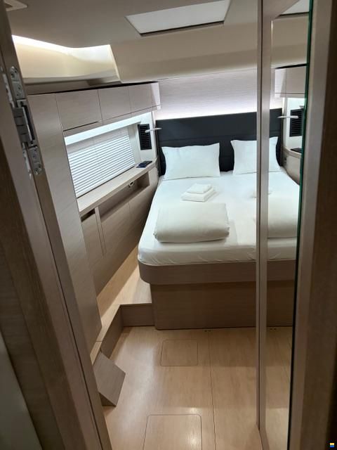 Hanse 548