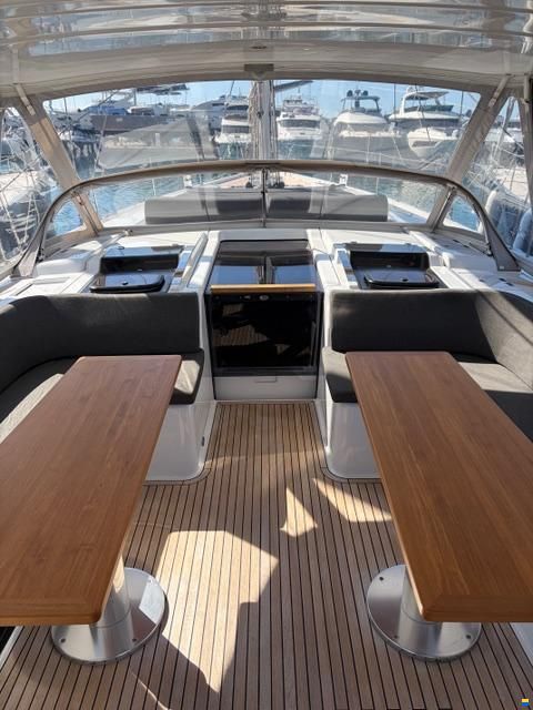 Hanse 548