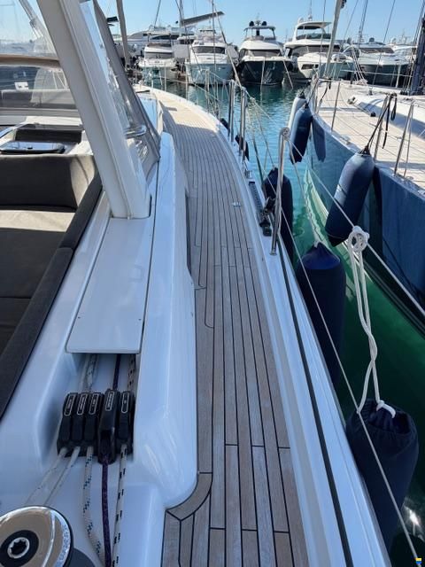 Hanse 548