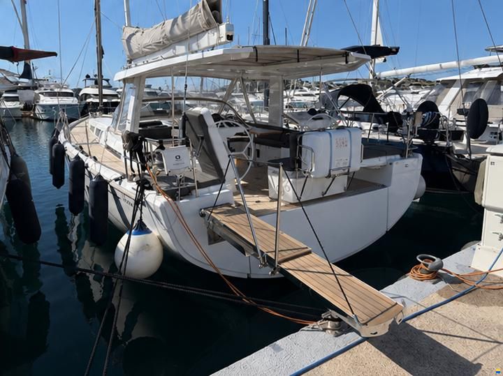 Hanse 548