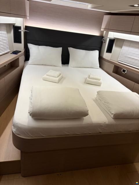 Hanse 548
