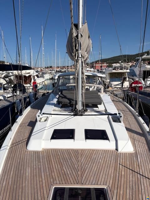 Hanse 548
