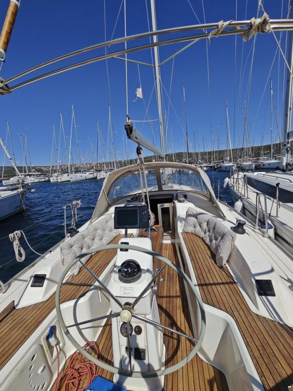 Bavaria Cruiser 33