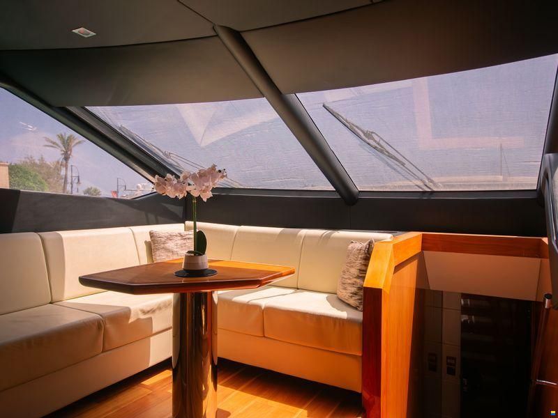 Sunseeker 86 Yacht