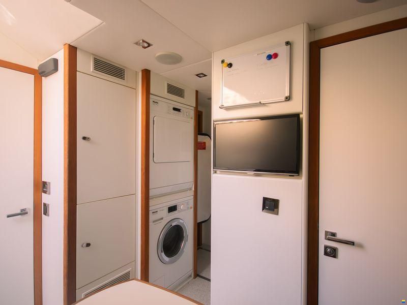 Sunseeker 86 Yacht