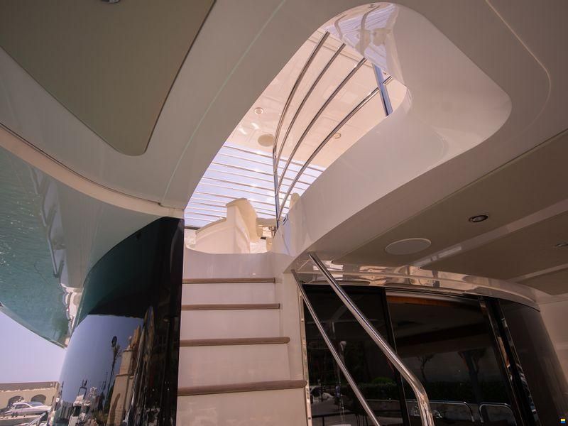 Sunseeker 86 Yacht