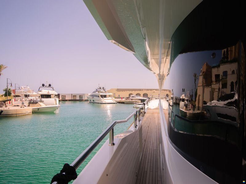 Sunseeker 86 Yacht