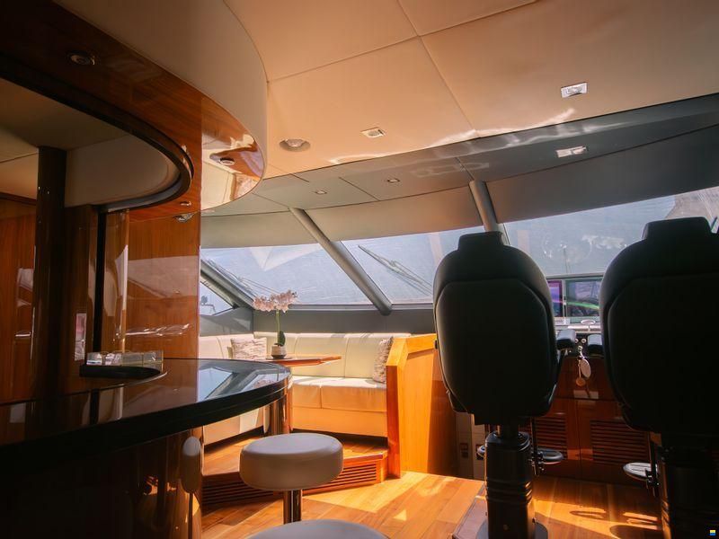 Sunseeker 86 Yacht
