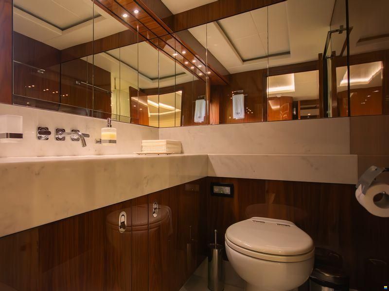 Sunseeker 86 Yacht