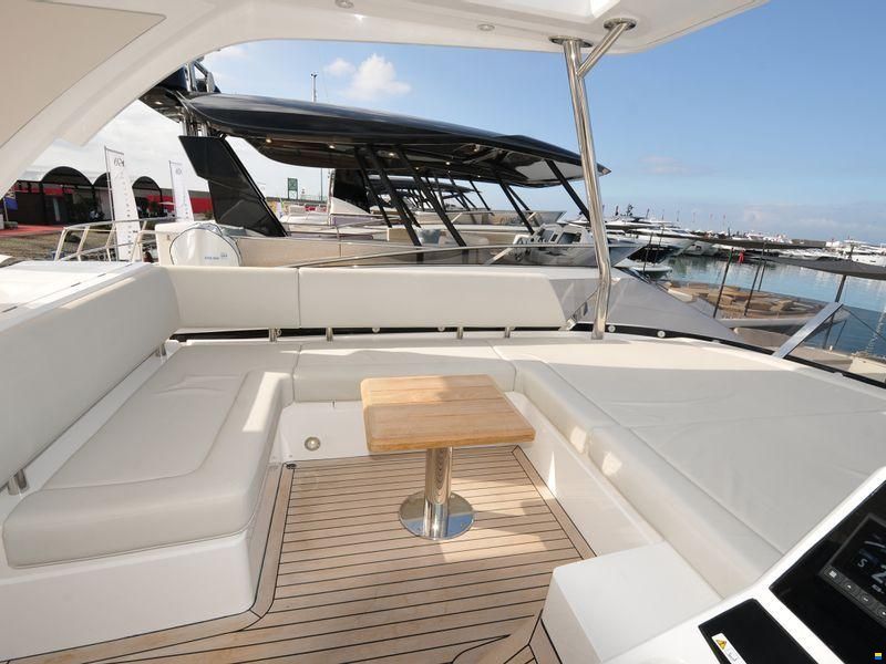 Sunseeker Manhattan 52