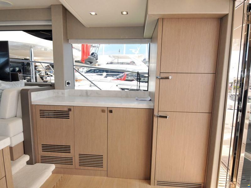 Sunseeker Manhattan 52