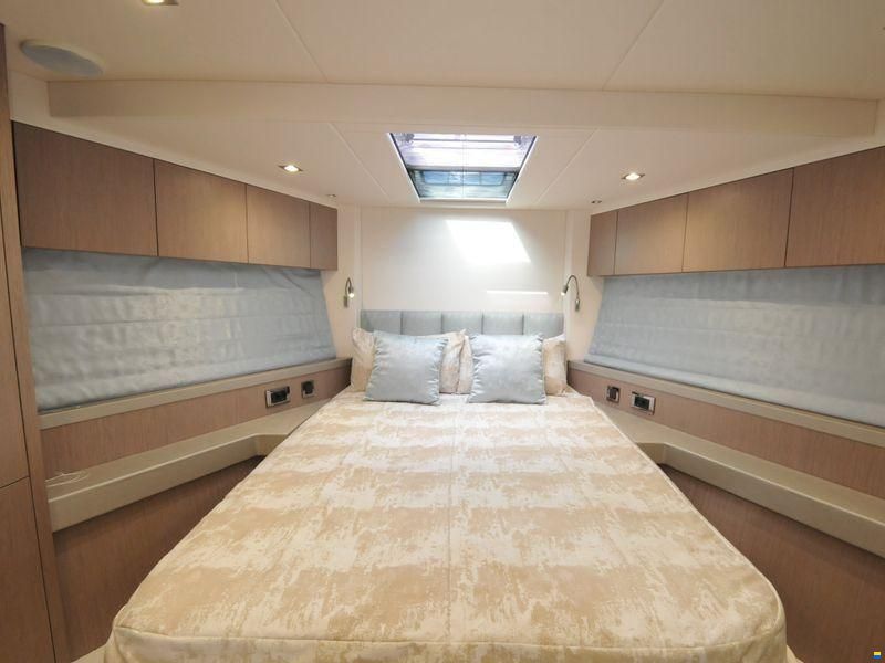Sunseeker Manhattan 52
