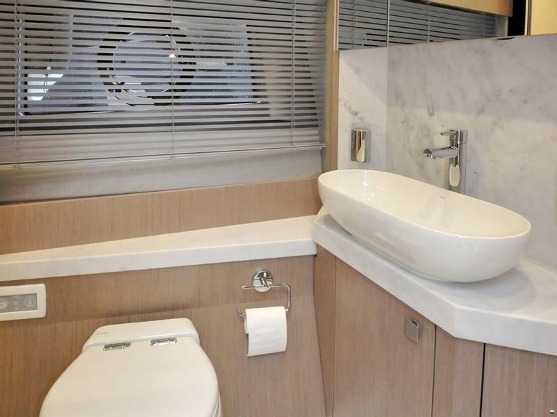 Sunseeker Manhattan 52