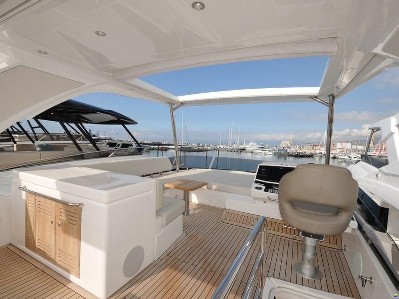 Sunseeker Manhattan 52