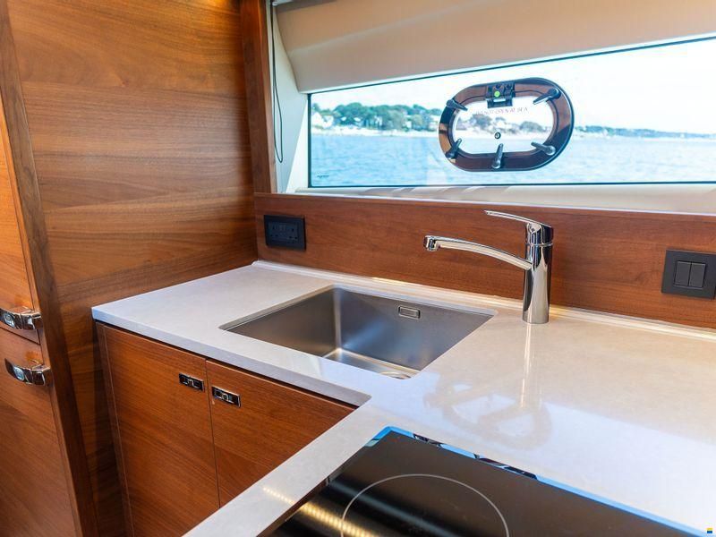 Sunseeker V50