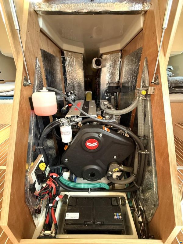 Bavaria C 42