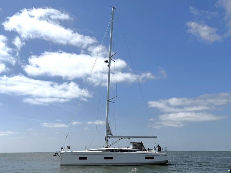 Bavaria C 42
