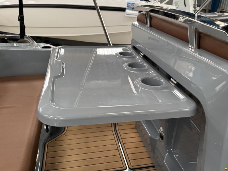 Brig Inflatable Boats Eagle 6,7 RIB med F225 hk Mercury-EFI 4